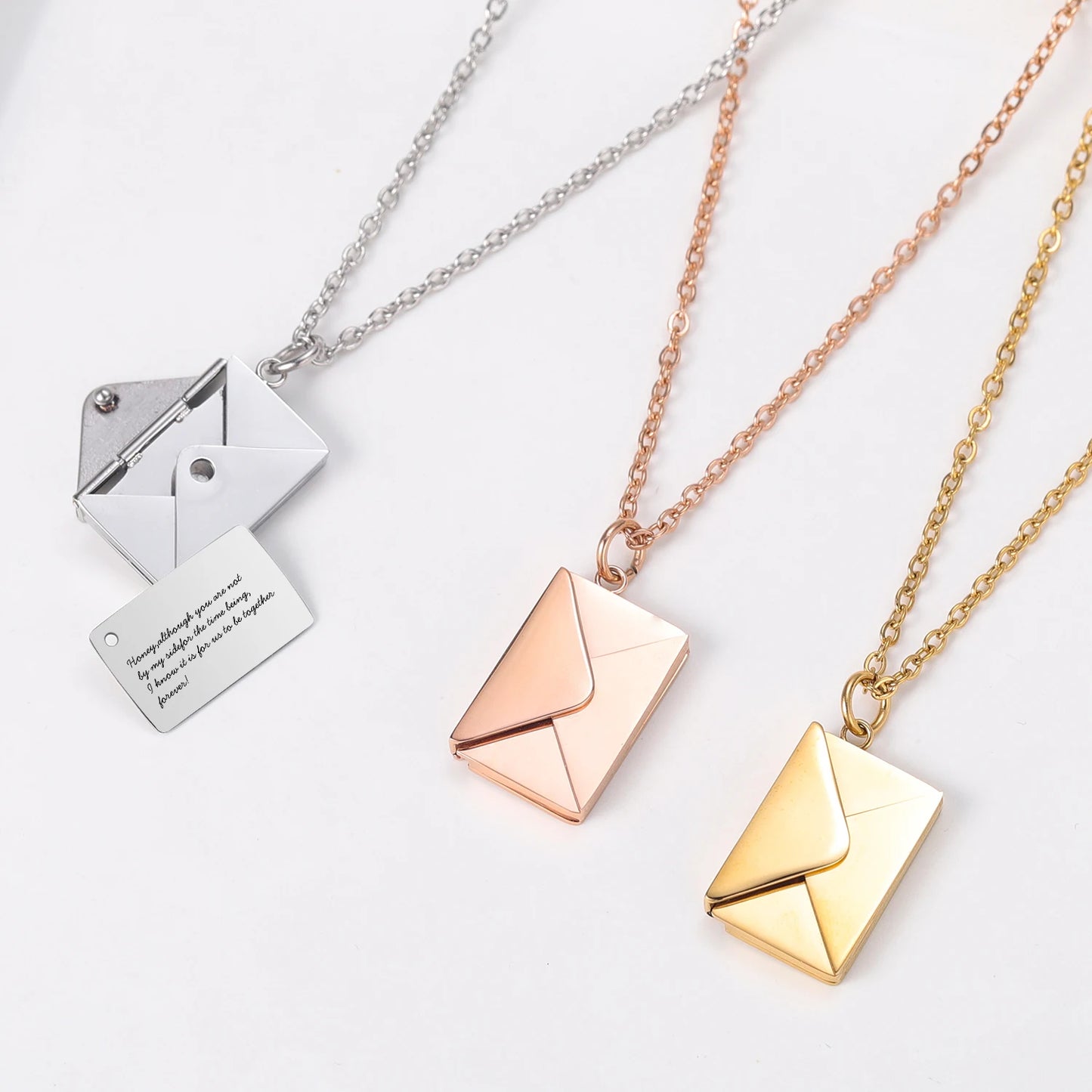 ! LOVE LETTER ENVELOP PENDANT 28.00