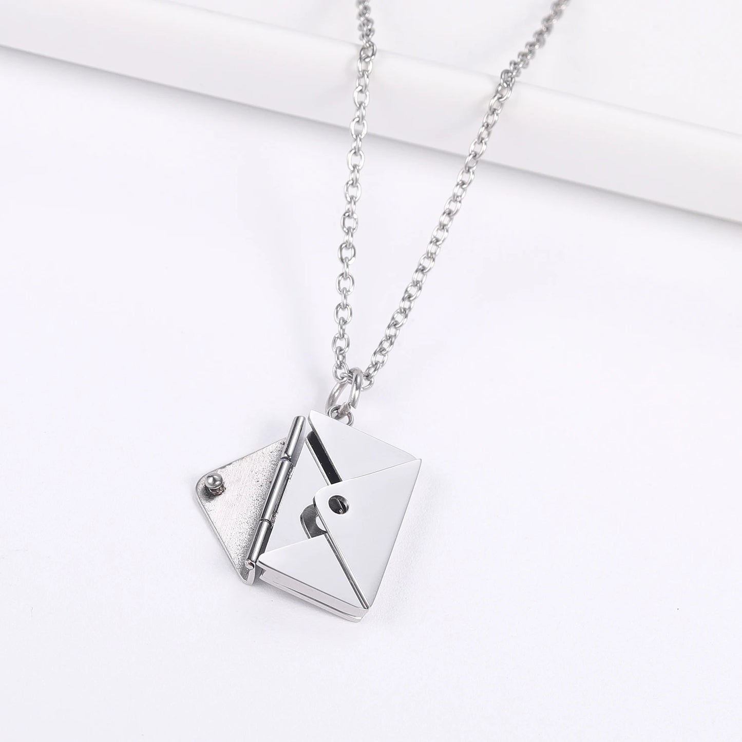 ! LOVE LETTER ENVELOP PENDANT SILVER 28.00