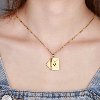 ! LOVE LETTER ENVELOP PENDANT ROSE GOLD 28.00