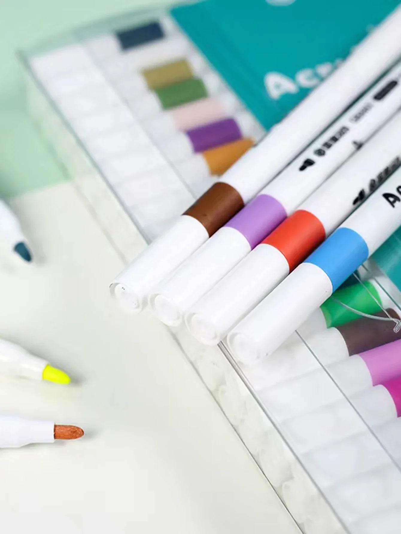 12-60 Colors Acrylic Markers Pen Set Paint Art Marker Soft Tip Pen for Children Stone Paint Ceramic Glass Wood Fabric Painting